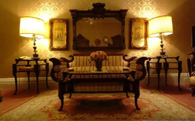 Waverley Inn