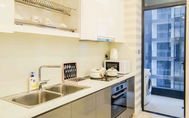 Vinhomes Golden River Luxury Apartment