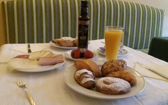 Apartamentos Sant Jordi Montbrio