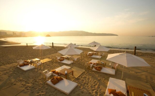 Krystal Beach Acapulco