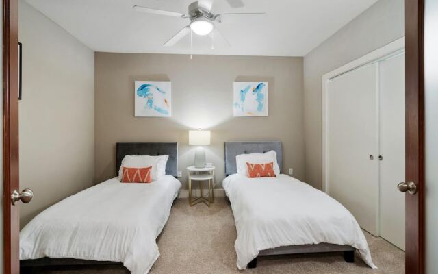 Plano Classy 2BD 2BA Apartment