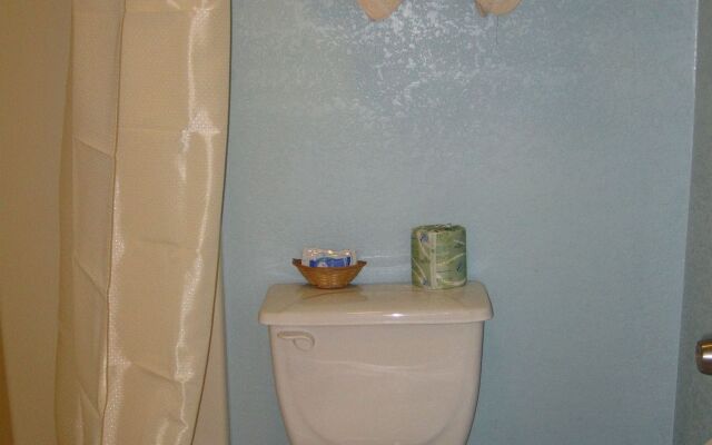 Pinn Road Inn and Suites