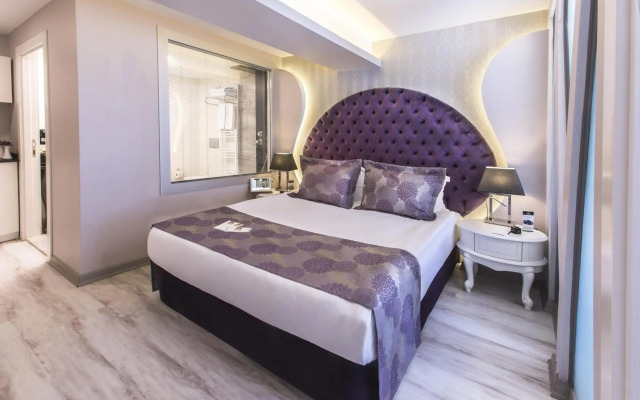 Demonti Otel