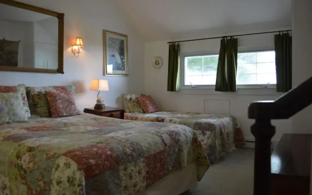 Black Walnut Point Inn