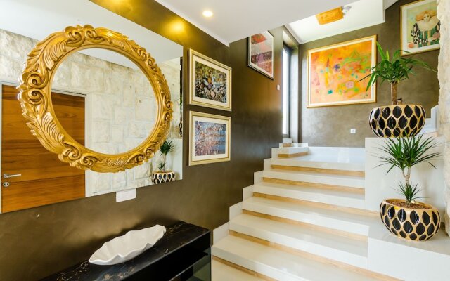 Villa Dolores Apartments
