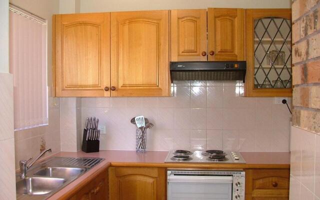 Renas Court, Unit 6, 72 Little Street