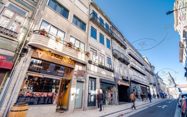 Nomad's Bolhão Market & Metro Station