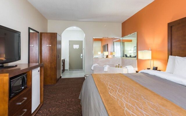 Econo Lodge Inn & Suites East Houston I-10