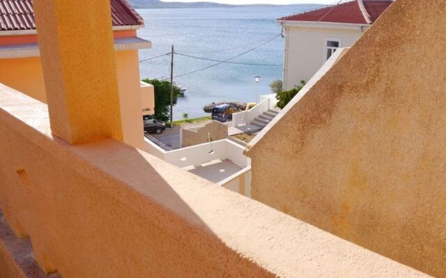 Cozy Apartment With sea View and one Bedroom