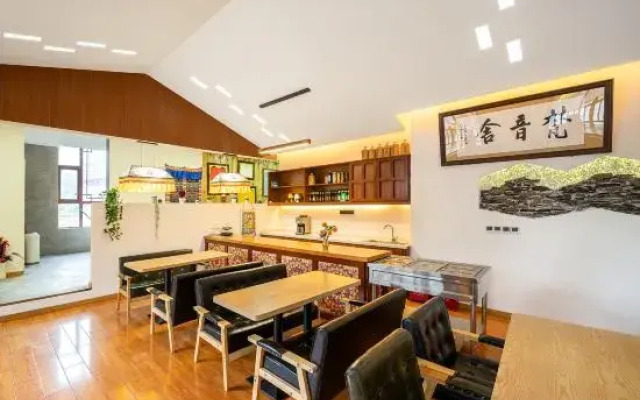 Fine Homes Hotel