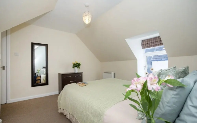 Delightful Seaside Retreat in Gardenstown, No Deposit