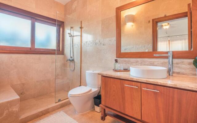 Magnificent Villa w Private Pool at Yarari
