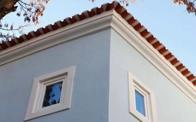Alfama Yellow House