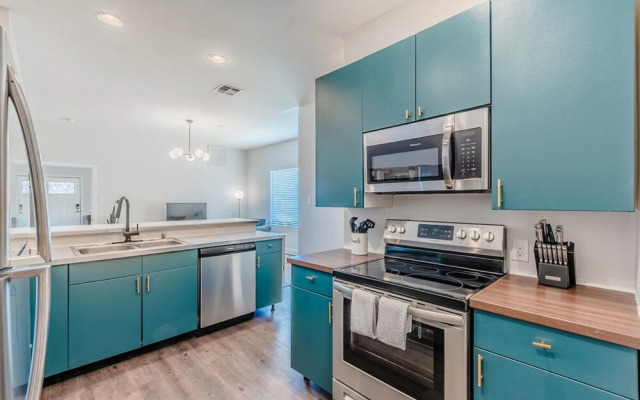 Abode Dallas - The Cedars Downtown