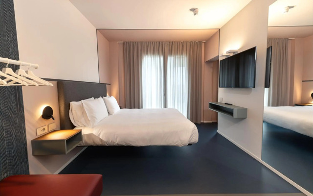 Open Hotel