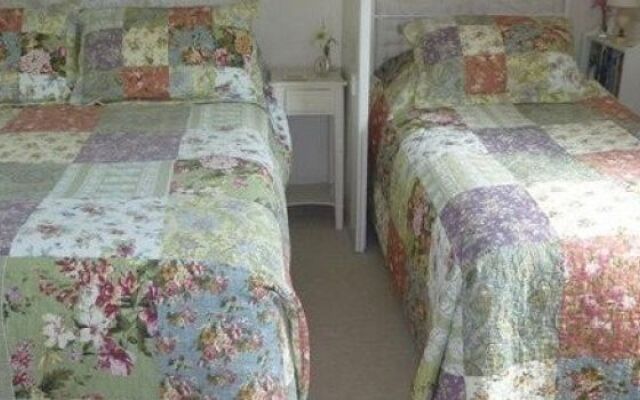 Medlar Cottage Bed  Breakfast