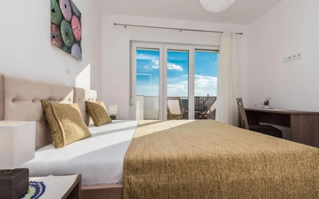 Comfort Villa With Swimming Pool and Terrace