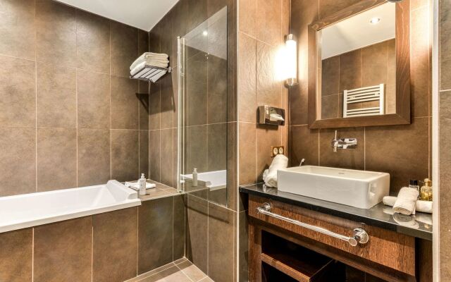 Zenitude Hotel la Valadière, an Ascend Collection Hotel