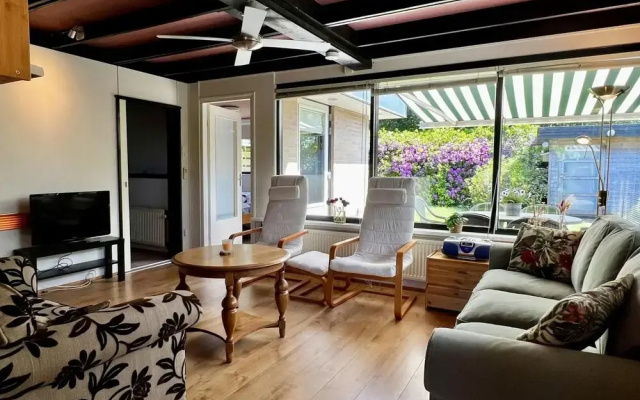 Amazing Bungalow With Sunny Garden
