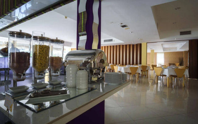 Malibu Foz Hotel - La Maison Younan