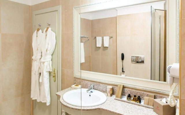 Phoenicia Grand Hotel