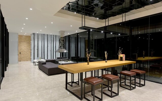 The Rock Hotel