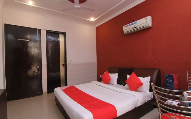 OYO 18557 The Chef Guest House