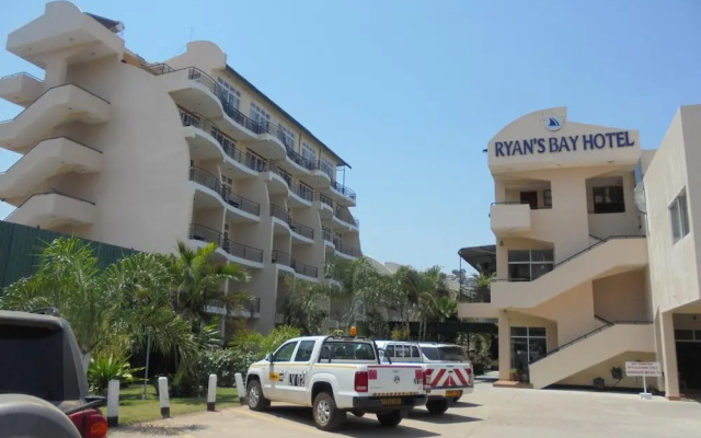 Ryan's Bay Hotel