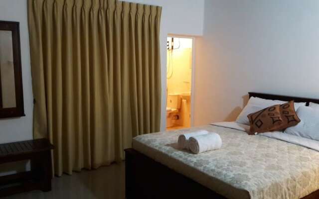 Igloo Airport Villa