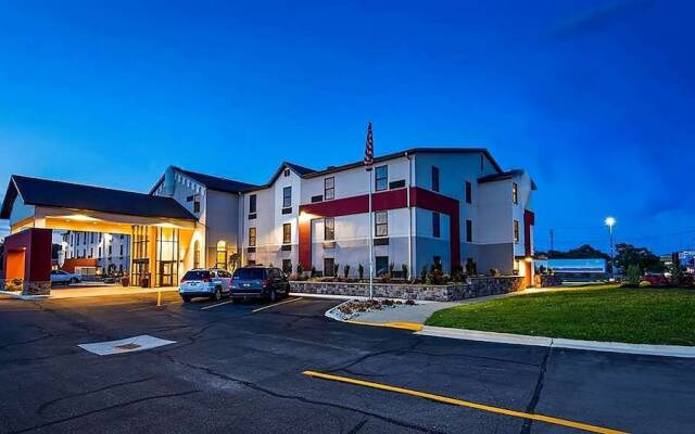 Best Western Plus Grand Castle Inn & Suites