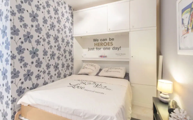 Apartment Bowie De Haan