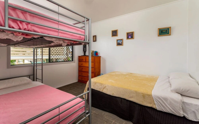 Escape to Bribie, Enjoy This dog Friendly Family Getaway!