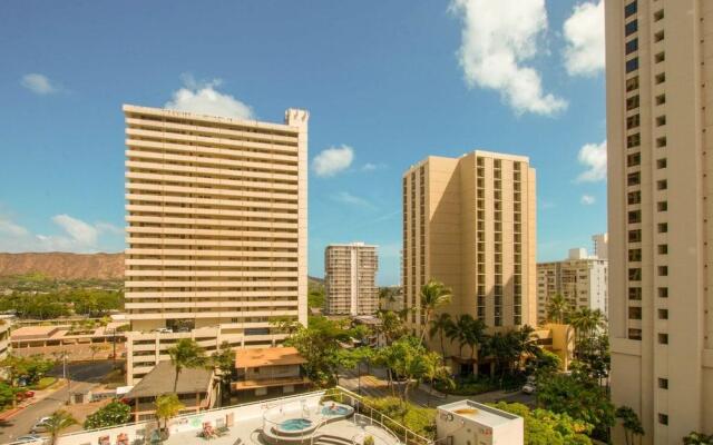 Waikiki Banyan - Pool View Tower 1 Suite 911