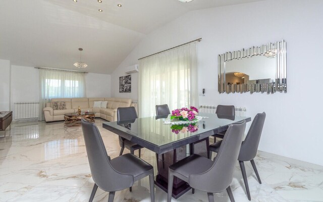 Nice Home in Buje With Wifi and 2 Bedrooms