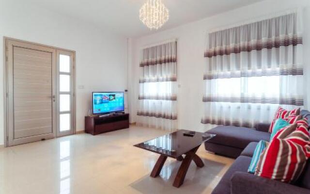 Oniros 2 Villa