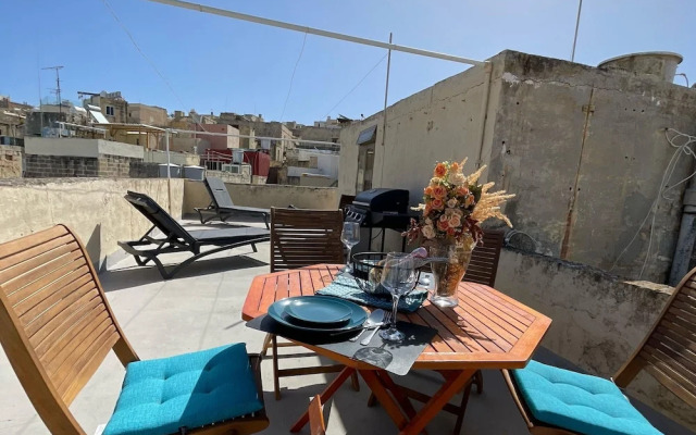Magnificent Sea View Penthouse Cospicua