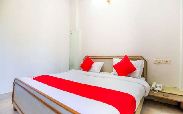 OYO 23068 Hotel Kamal Palace
