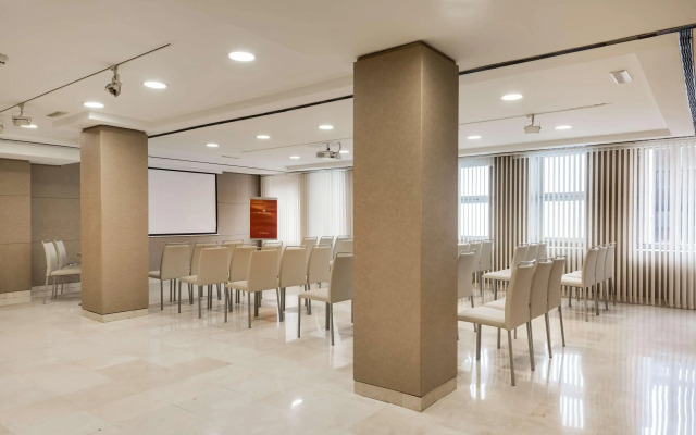 NH Collection Madrid Colón