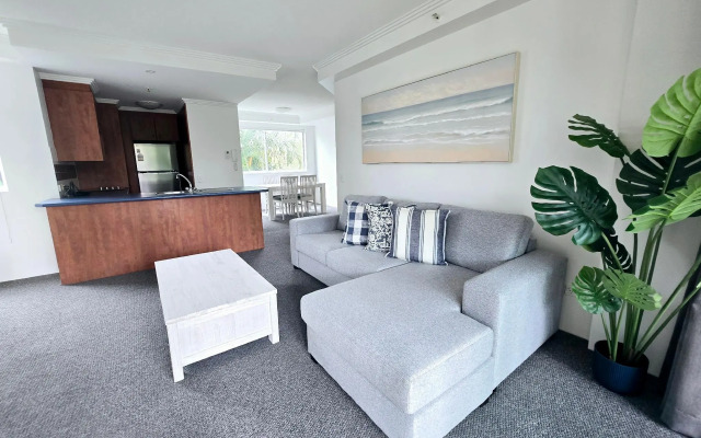 Crystal Bay on the Broadwater