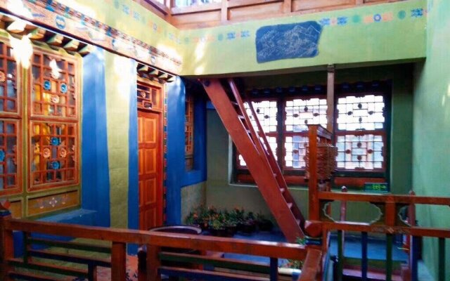 Bakuoyin Cultural Hotel