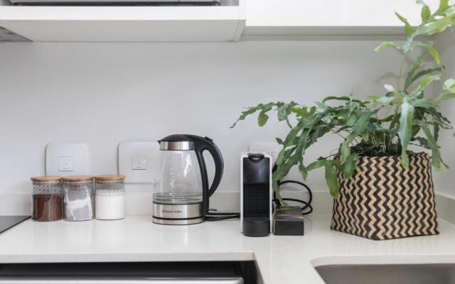 Trendy Melrose Apartment