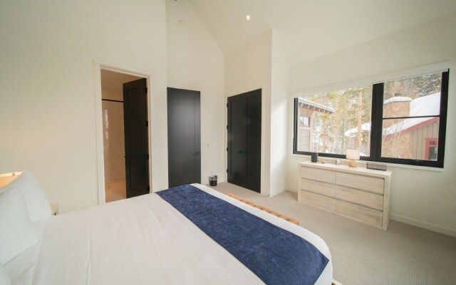 Wolf Rock Home 82