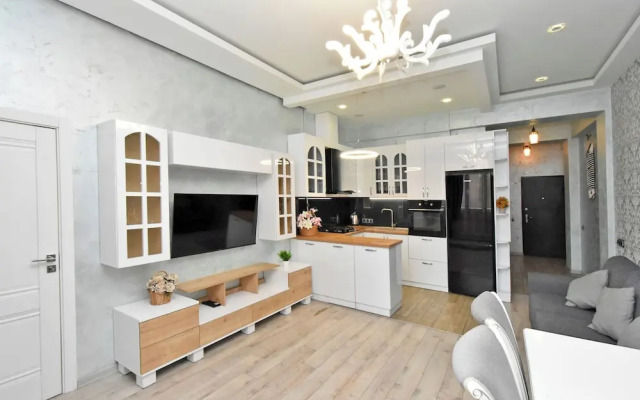 Teryan street apartment on 5 floor