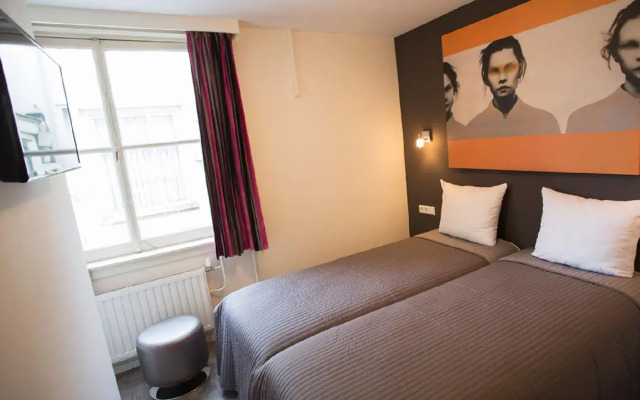 Quentin Hotel Golden Bear