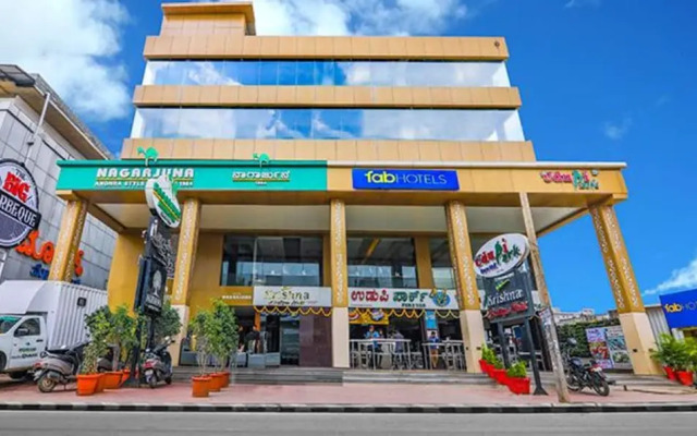 Fabhotel Aroma'S House