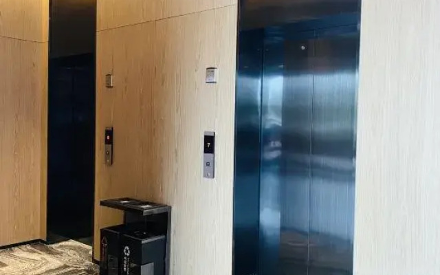 Paco Hotel (Huazhou Shifu Square)