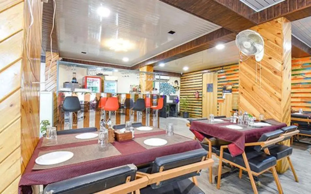 Fabhotel Prime Emerald I