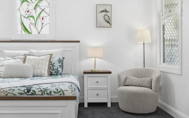 Ye Olde St Leonards Hotel Pet Friendly Sleeps 9