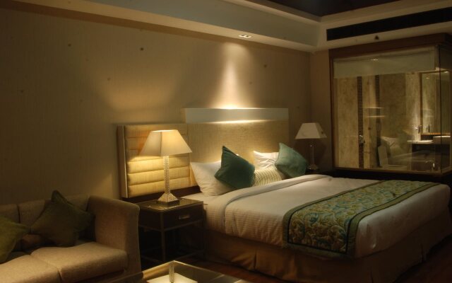 Plutos Hotel