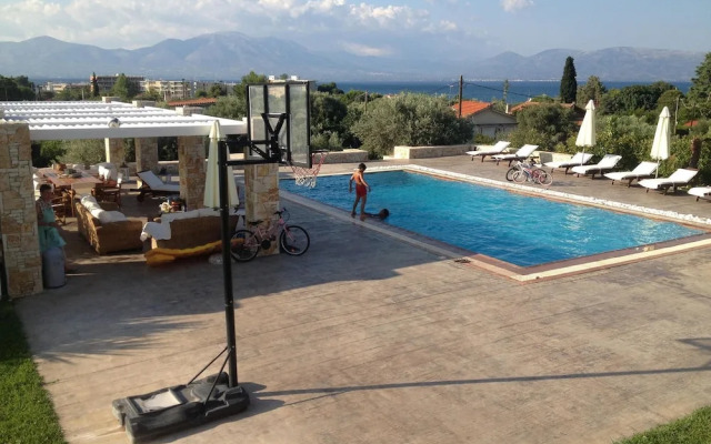 Beautiful Villa for 10 - Private Pool